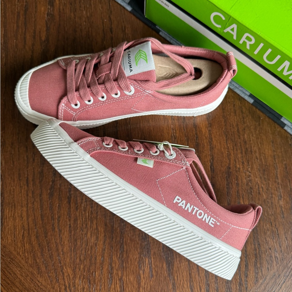 Cariuma + Pantone OCA Low Withered Rose Canvas Contrast Thread Sneaker - Picture 7 of 13